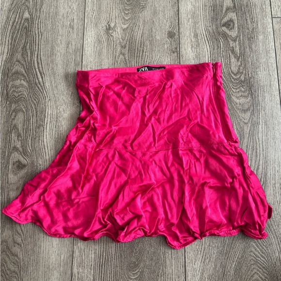 Zara Dresses & Skirts - Zara Women's Fuchsia Mini Skirt